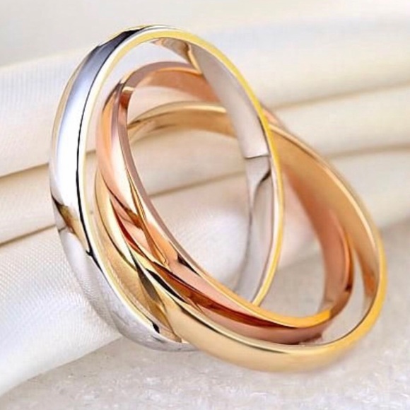 Cute 14k Gold Tri Trinity rolling ring for her - Picture 2 of 3